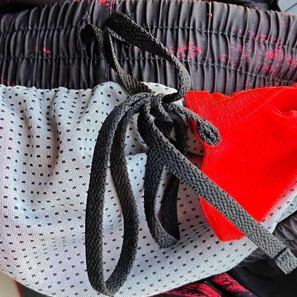 Under Armour Gray Launch Woven 7" Running Shorts 1253575 Men's Size Small - Picture 7 of 10